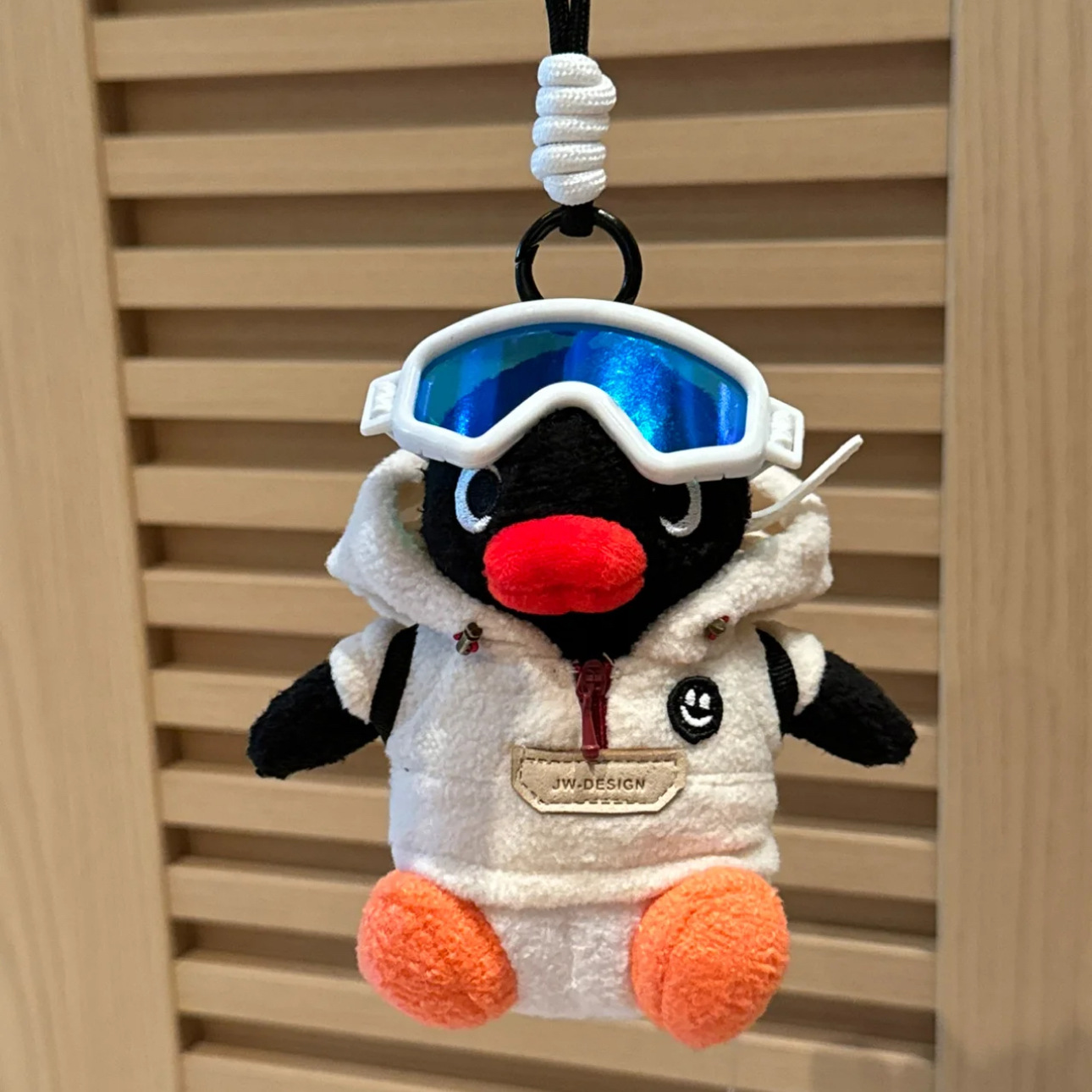 クリエイティブで風変わりなペンギンペンダントぬいぐるみキーホ - Quirky Travel Accessories のレビューと価格