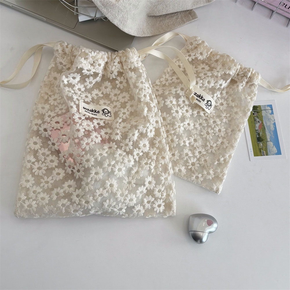 レース刺繍デイジーメッシュ巾着メイクアップバッグ夏旅行用トイ - Travel Accessories Organizer Bag のレビューと価格